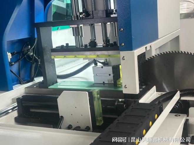 铝型材切割机打料的原因